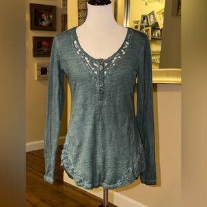Women's Teal Lace-Trimmed Top